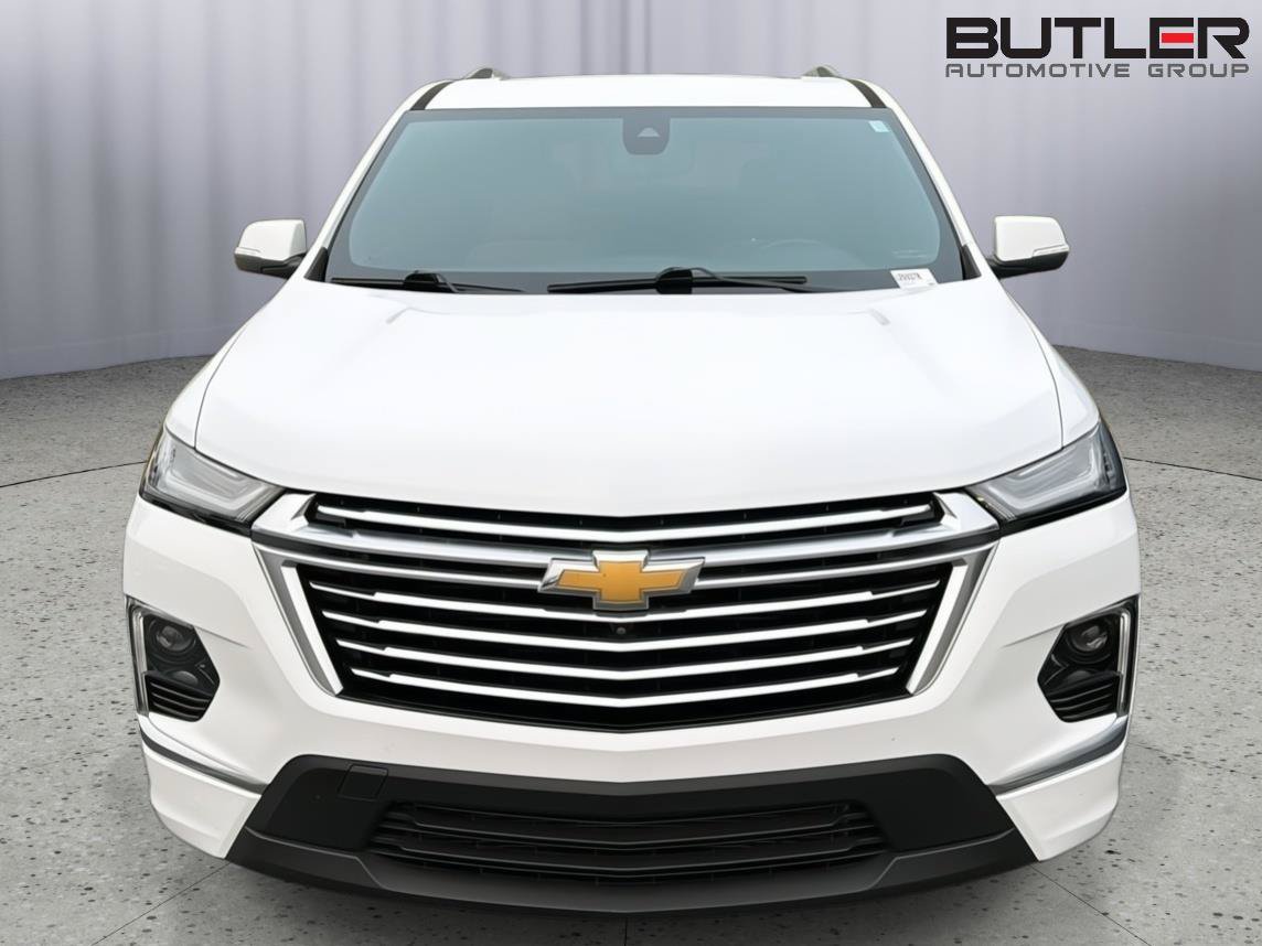 Used 2023 Chevrolet Traverse Premier FWD image 3