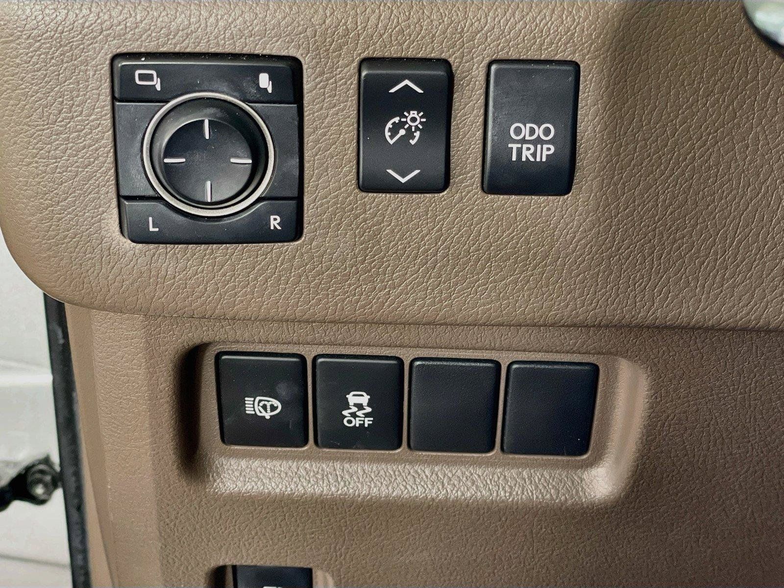 Used 2015 Lexus GX 460 w/ Premium Package AWD/4WD image 14