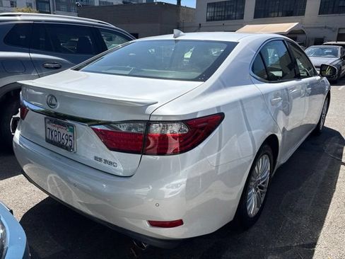Used 2015 Lexus ES 350 w/ Premium Package FWD image 3