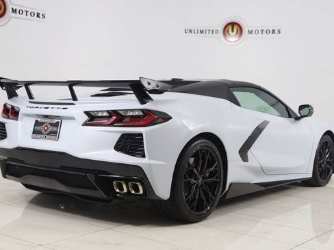 Used 2023 Chevrolet Corvette Stingray Premium Conv w/ Z51 Performance Package RWD image 3