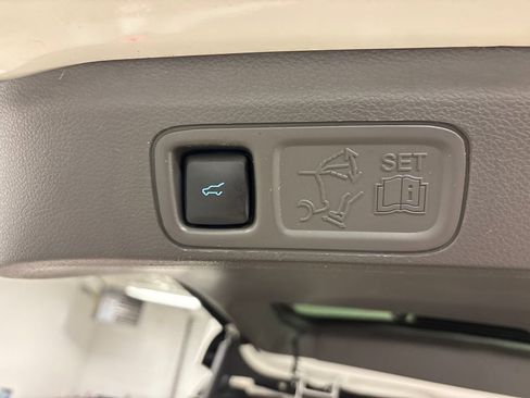 Used 2021 Ford Expedition Max XLT RWD image 21