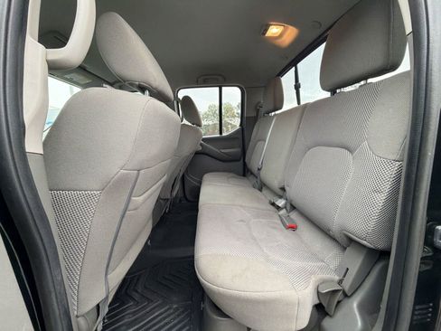 Used 2019 Nissan Frontier SV image 32