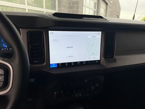 Used 2025 Ford Bronco Outer Banks image 38