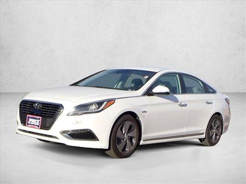 Used 2017 Hyundai Sonata Limited image 11