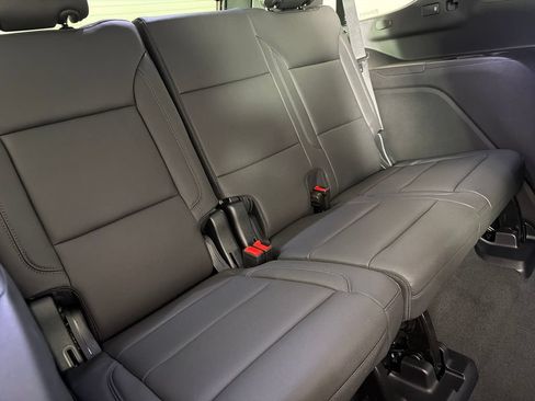 Used 2026 Chevrolet Tahoe Z71 w/ Comfort Package AWD/4WD image 23