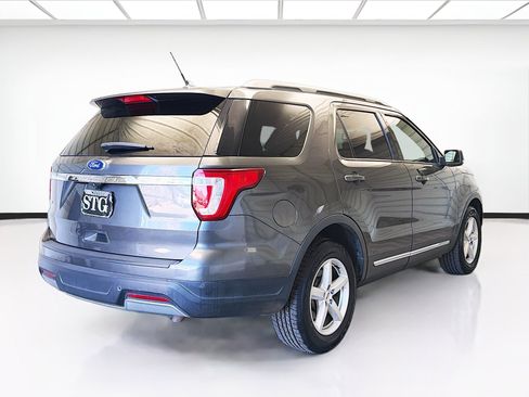 Used 2019 Ford Explorer XLT w/ Equipment Group 201A image 4