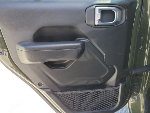 Used 2024 Jeep Wrangler Sport S image 7