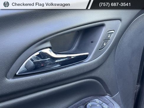 Used 2020 Chevrolet Equinox LT w/ Midnight Edition image 16