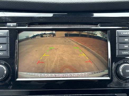 Used 2020 Nissan Rogue SV FWD image 24