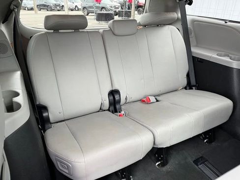 Used 2017 Toyota Sienna Limited FWD image 43