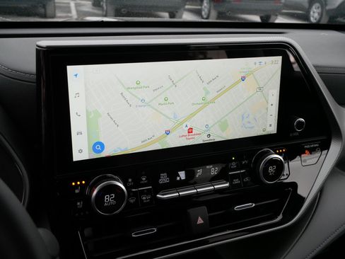 Certified 2026 Toyota Highlander Platinum image 22