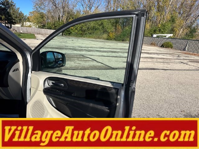 Used 2019 Dodge Grand Caravan SE FWD image 27