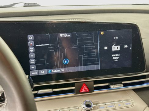 Used 2023 Hyundai Elantra Limited FWD image 13