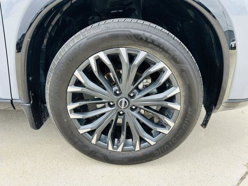 Used 2024 Nissan Rogue Platinum image 42