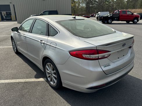 Used 2018 Ford Fusion Energi Titanium FWD image 7