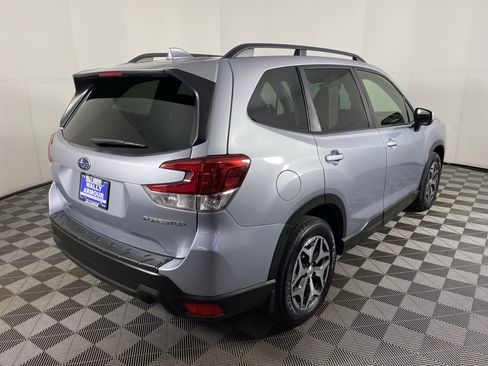 Used 2020 Subaru Forester Premium image 7