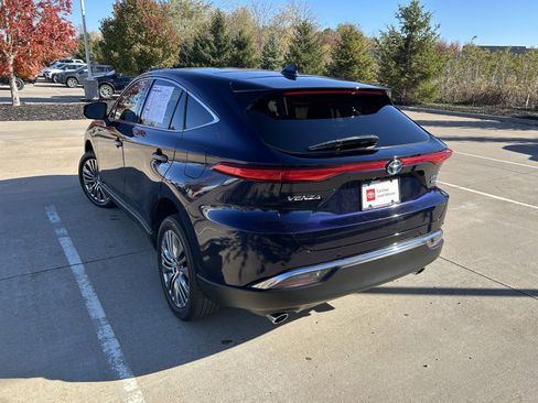 Certified 2022 Toyota Venza Limited w/ Advanced Technology Package image 4