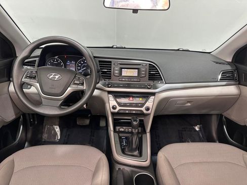 Used 2018 Hyundai Elantra SE w/ Cargo Package FWD image 10