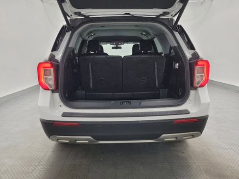 Used 2021 Ford Explorer XLT w/ Equipment Group 202A image 29