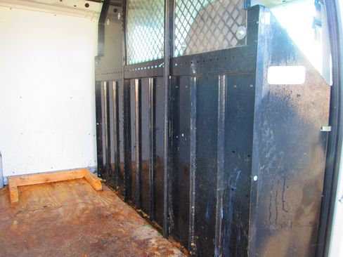 Used 2000 Ford E-150 and Econoline 150 image 5