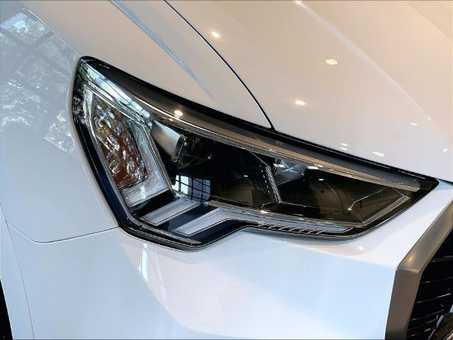 Certified 2023 Audi Q3 2.0T Premium w/ Convenience Package AWD/4WD image 12