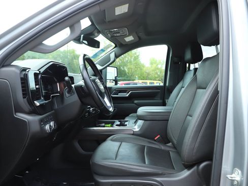 Used 2025 GMC Sierra 3500 SLT w/ SLT Premium Package AWD/4WD image 21