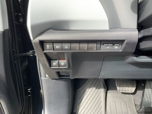 New 2026 Toyota Sienna XLE FWD image 33