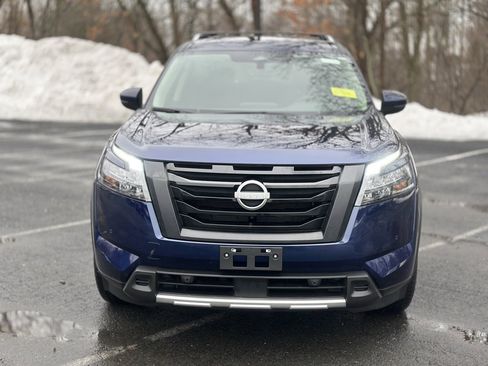 Used 2025 Nissan Pathfinder SL w/ Cargo Package image 8