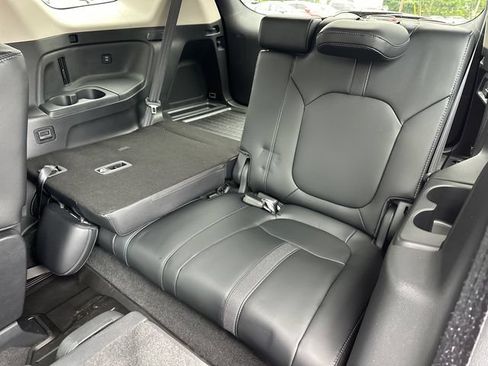 Used 2025 Honda Pilot EX-L image 14