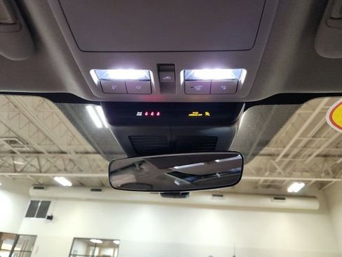 Used 2025 MAZDA CX-30 AWD 2.5 S w/ Premium Package image 18