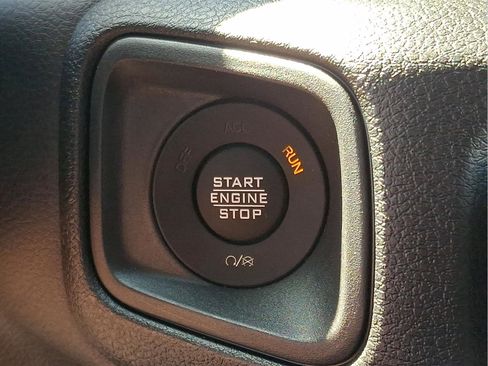 Used 2025 Jeep Gladiator Sport AWD/4WD image 22