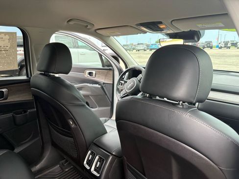 Used 2022 Kia Sorento S AWD/4WD image 45