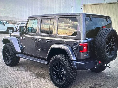 Used 2021 Jeep Wrangler Unlimited Sahara w/ Cold Weather Group AWD/4WD image 2