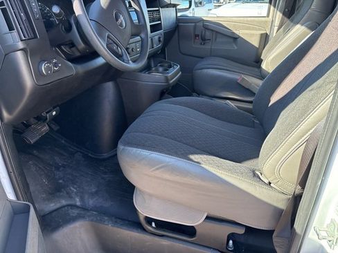 Used 2024 GMC Savana 2500 w/ Driver Convenience Package image 14