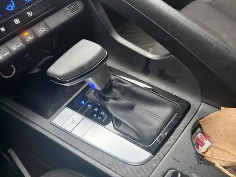 Used 2022 Hyundai Elantra SEL FWD image 25