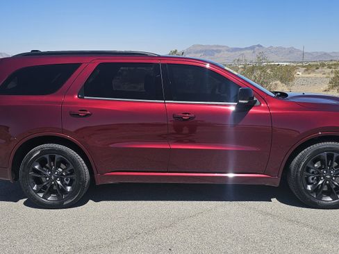 Used 2023 Dodge Durango GT RWD image 3