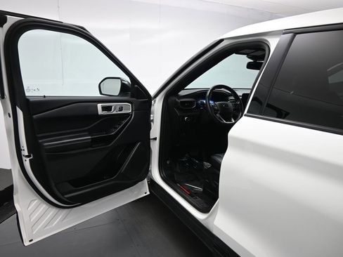 Certified 2022 Ford Explorer ST w/ Equipment Group 401A image 9