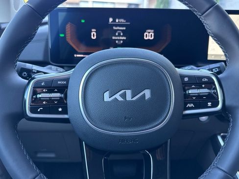 New 2026 Kia Carnival EX image 25