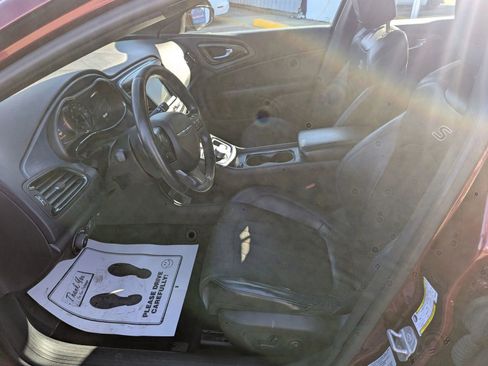 Used 2015 Chrysler 200 S w/ Navigation & Sound Group I image 7