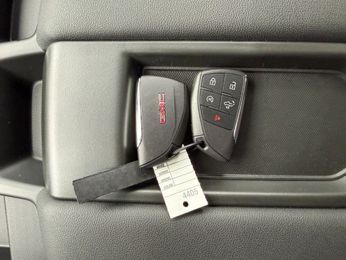 New 2026 GMC Sierra 3500 SLE image 30