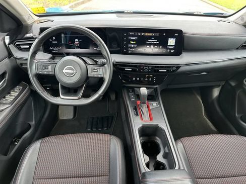 Certified 2025 Nissan Kicks SR FWD image 25