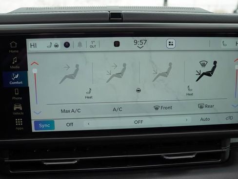 Used 2025 Jeep Wrangler Unlimited Sahara w/ Safety Group image 27