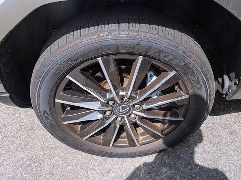 Used 2025 Lexus GX 550 AWD/4WD image 9