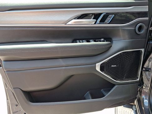New 2026 Jeep Grand Wagoneer Limited AWD/4WD image 8