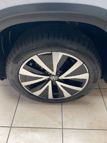 Used 2023 Volkswagen Taos SE AWD/4WD image 30