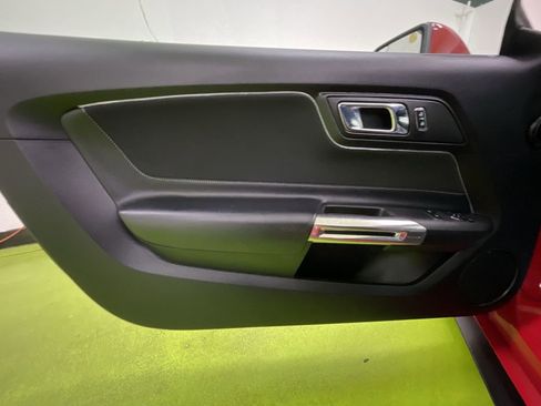 Used 2017 Ford Mustang Coupe image 15