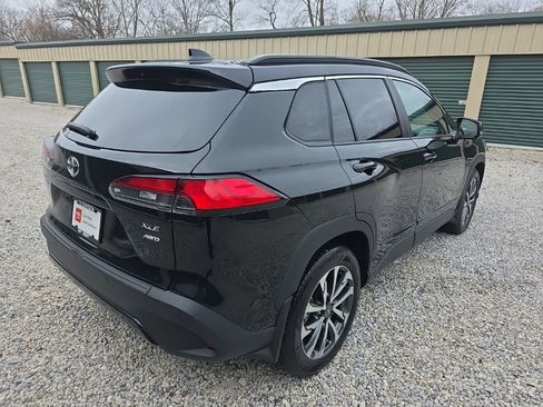 Certified 2023 Toyota Corolla Cross XLE image 7