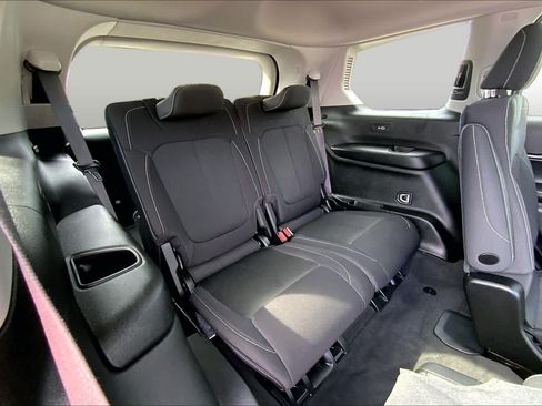 Used 2023 Jeep Grand Cherokee L Laredo w/ Luxury Tech Group I AWD/4WD image 18