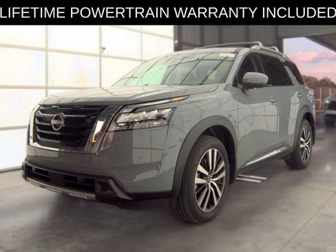 Used 2025 Nissan Pathfinder Platinum w/ Cargo Package FWD image 3