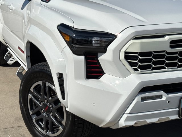 Used 2024 Toyota Tacoma TRD Off-Road w/ TRD Off Road Upgrade Package AWD/4WD image 4